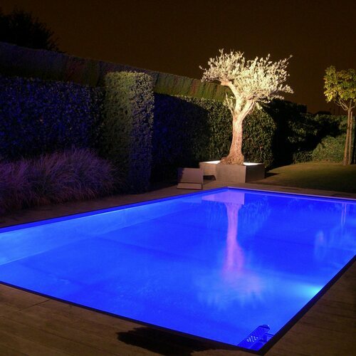 Uni-Bright - Private pool