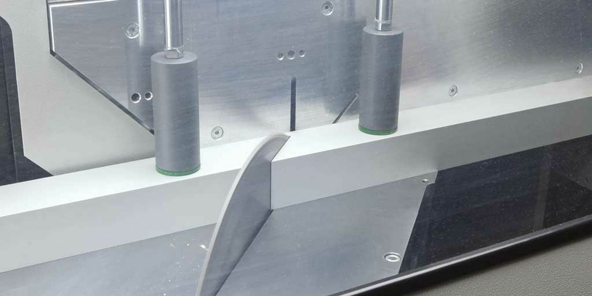 service-sur-mesure--profiles-alu-et-rubans-led-sur-mesure